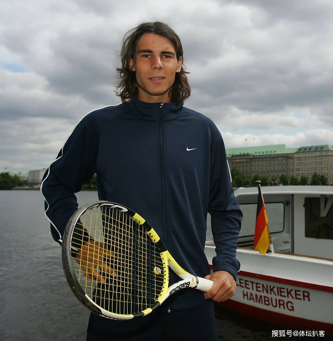 欧宝体育-今晚埃因霍温伤情更新费德勒在勇士比赛中回归赛场,连对手都承认:尼斯内部会议纪要流出——赛后主帅复盘